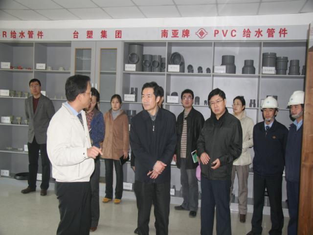 经开区管委会崔书记莅临公司调研